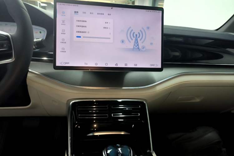 Used BYD Tang New Energy 2022 EV 600KM Luxury Model Audio And AC Panel