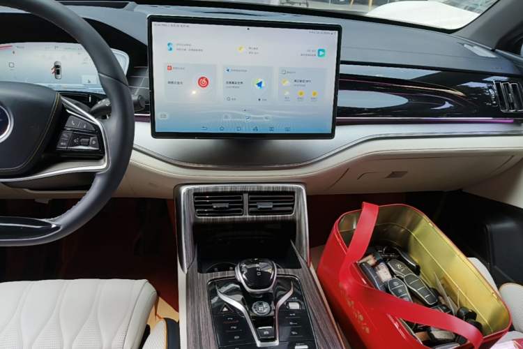 Used BYD Tang New Energy 2022 DM-p 215KM Four-Wheel Drive Flagship Model Audio And AC Panel