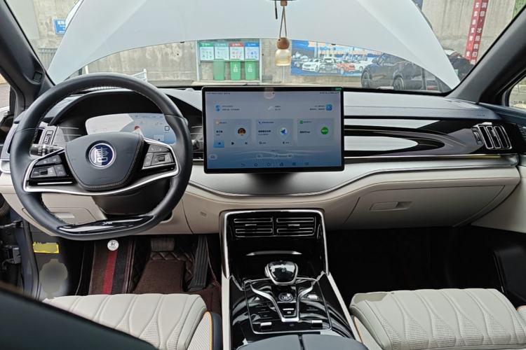 Used BYD Tang New Energy 2022 EV 635 km All-Wheel-Drive Flagship Model Center Console