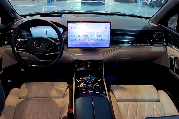 Used BYD Tang New Energy 2022 EV 635 km All-Wheel-Drive Flagship Model Center Console