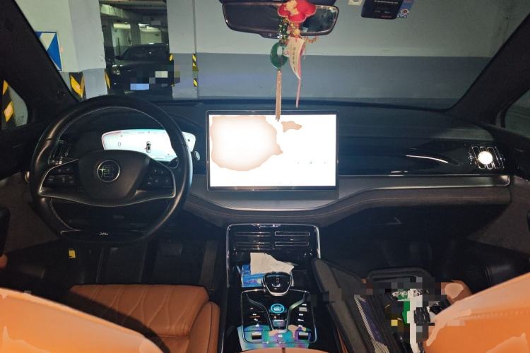 Used BYD Tang New Energy 2022 EV 730KM Luxury Model Center Console
