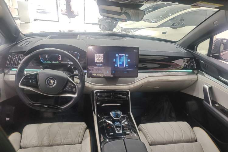 Used BYD Tang New Energy 2022 DM-p 215KM Four-Wheel Drive Flagship Model Center Console