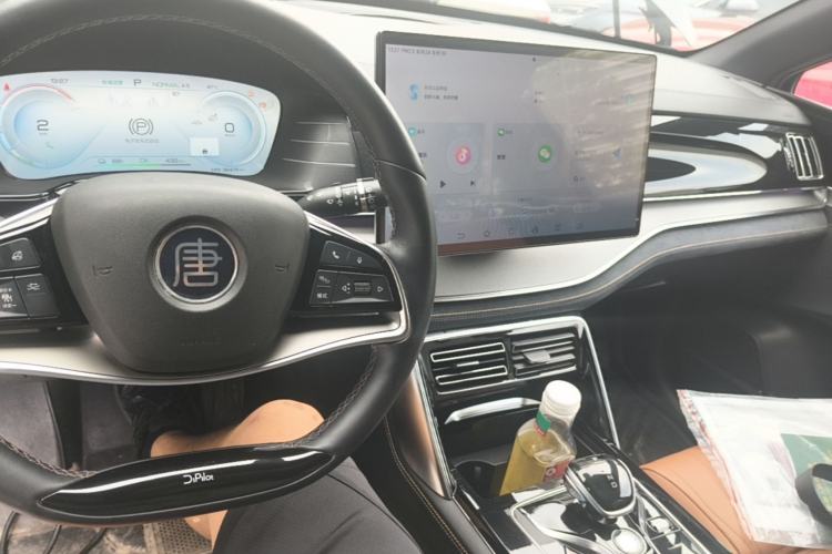 Used BYD Tang New Energy 2022 EV 635 km All-Wheel-Drive Flagship Model Center Console