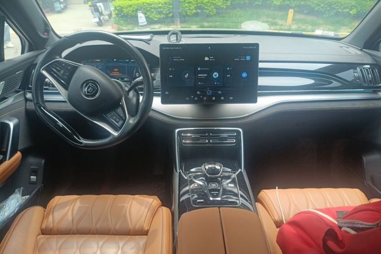 Used BYD Tang New Energy 2022 DM-p 215KM Four-Wheel Drive Flagship Model Center Console