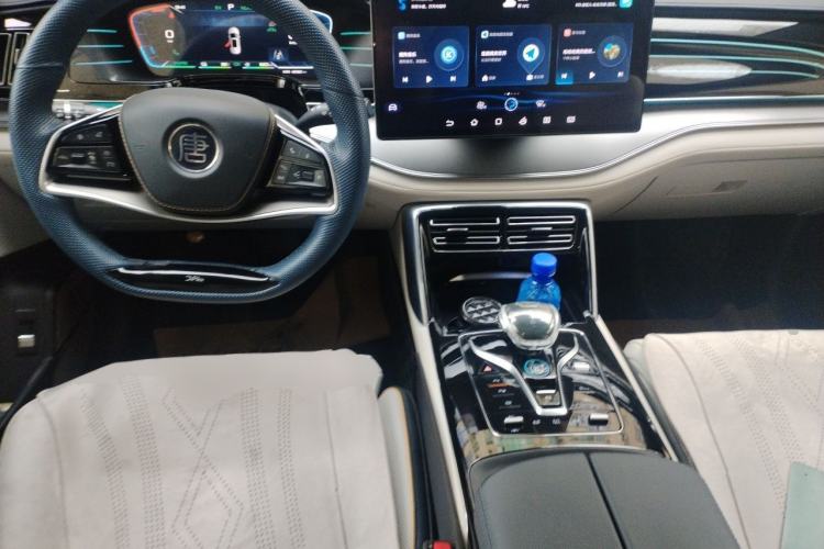 Used BYD Tang New Energy 2022 DM-p 215KM Four-Wheel Drive Flagship Model Center Console