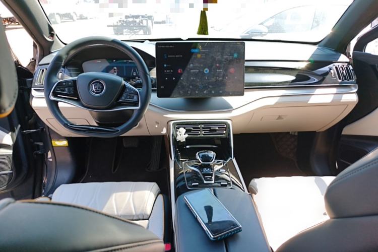 Used BYD Tang New Energy 2022 EV 635 km All-Wheel-Drive Flagship Model Center Console