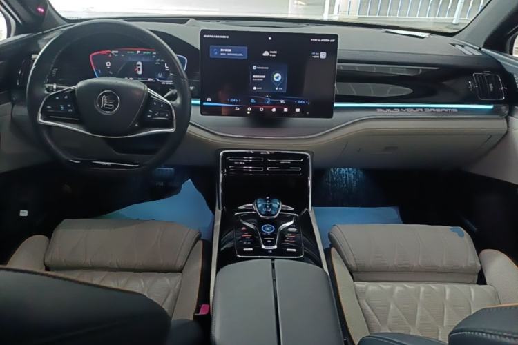 Used BYD Tang New Energy 2022 EV 635 km All-Wheel-Drive Flagship Model Center Console