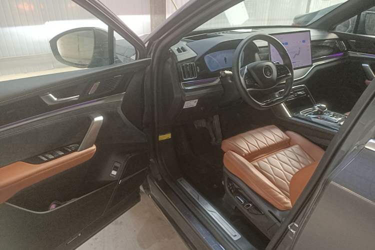 Used BYD Tang New Energy 2022 EV 730KM Luxury Model Driver Seat