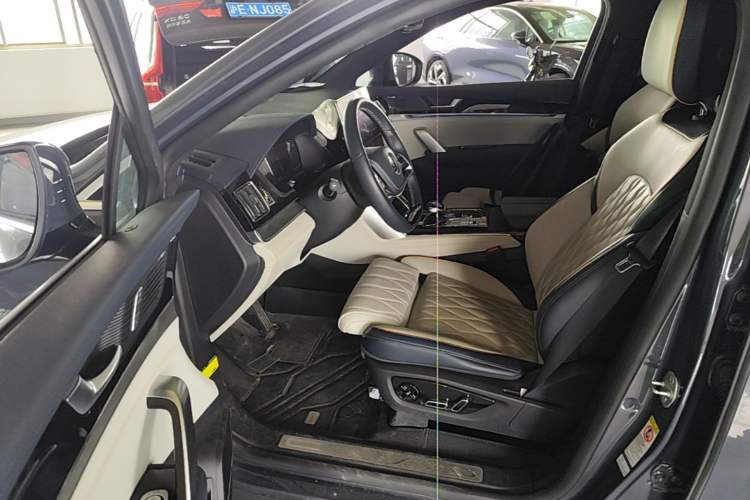 Used BYD Tang New Energy 2022 EV 730KM Luxury Model Driver Seat