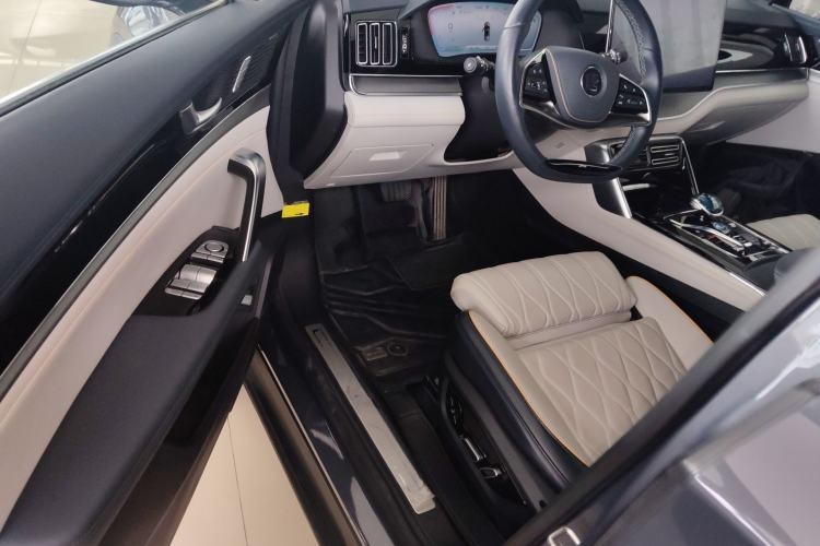 Used BYD Tang New Energy 2022 EV 600KM Luxury Model Driver Seat