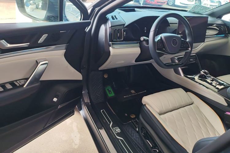 Used BYD Tang New Energy 2022 EV 730KM Luxury Model Driver Seat