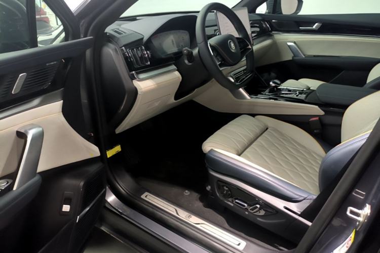Used BYD Tang New Energy 2022 EV 600KM Luxury Model Driver Seat
