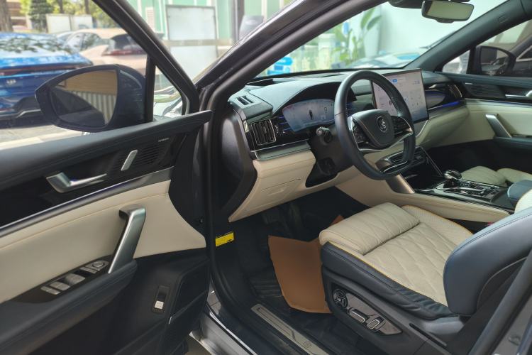 Used BYD Tang New Energy 2022 EV 635 km All-Wheel-Drive Flagship Model Driver Seat