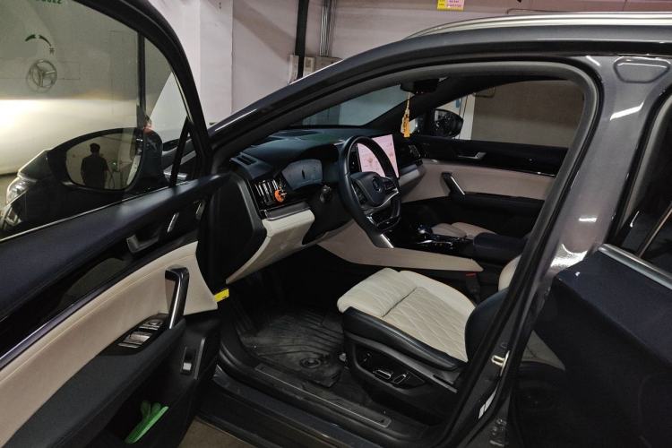 Used BYD Tang New Energy 2022 EV 730KM Luxury Model Driver Seat