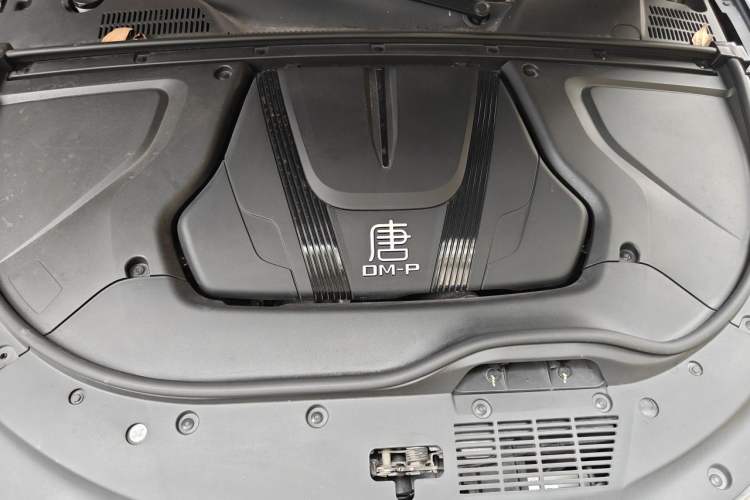Used BYD Tang New Energy 2022 DM-p 215KM Four-Wheel Drive Flagship Model Engine Bay