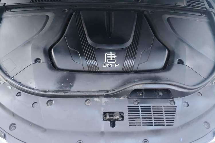 Used BYD Tang New Energy 2022 DM-p 215KM Four-Wheel Drive Flagship Model Engine Bay