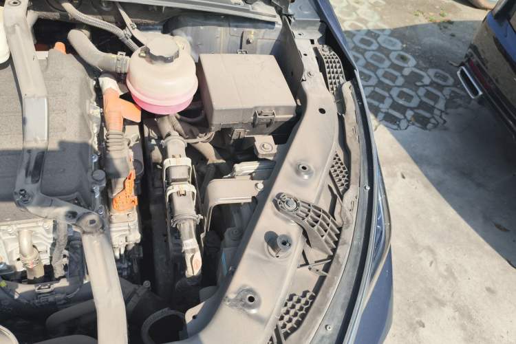 Used BYD Tang New Energy 2022 DM-p 215 km All-Wheel-Drive Deluxe Model Engine Bay Left