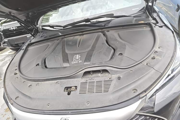 Used BYD Tang New Energy 2022 DM-p 215 km All-Wheel-Drive Deluxe Model Engine Bay