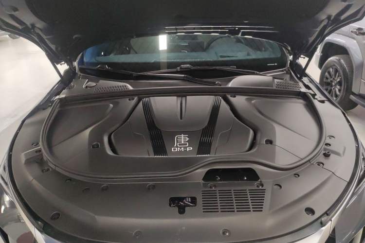 Used BYD Tang New Energy 2022 DM-p 215KM Four-Wheel Drive Flagship Model Engine Bay