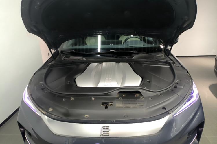 Used BYD Tang New Energy 2022 EV 600KM Luxury Model Engine Bay