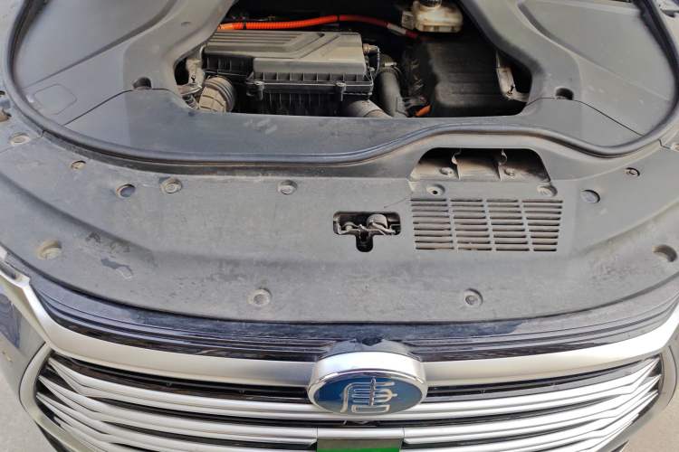 Used BYD Tang New Energy 2022 DM-i 252km Luxury Model Engine Bay