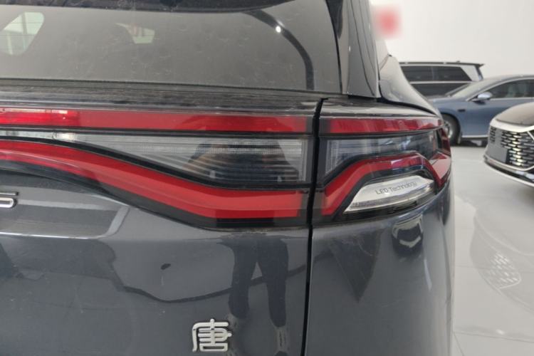 Used BYD Tang New Energy 2022 EV 730KM Luxury Model Exterior 3