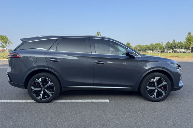 Used BYD Tang New Energy 2022 EV 730KM Luxury Model Exterior 3