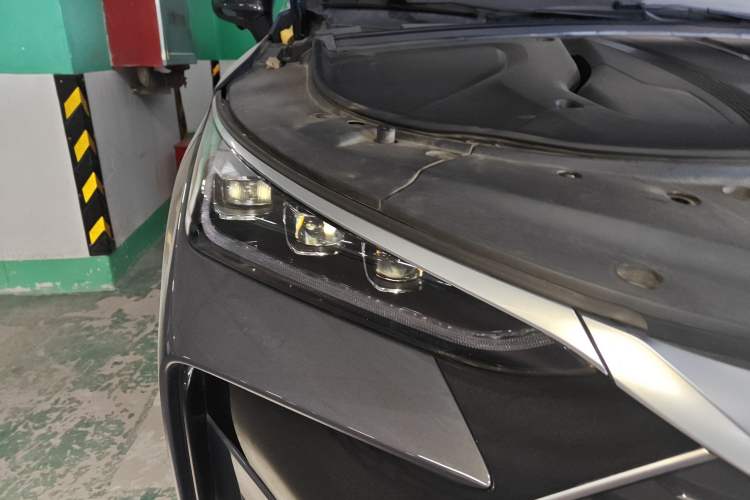 Used BYD Tang New Energy 2022 DM-p 215 km All-Wheel-Drive Deluxe Model Exterior 3