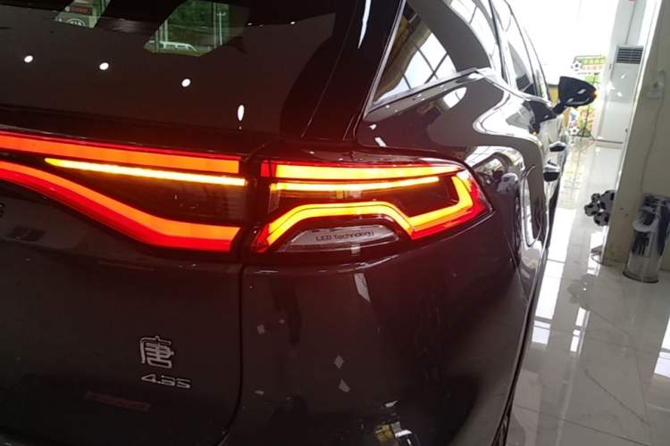 Used BYD Tang New Energy 2022 DM-p 215KM Four-Wheel Drive Flagship Model Exterior 3