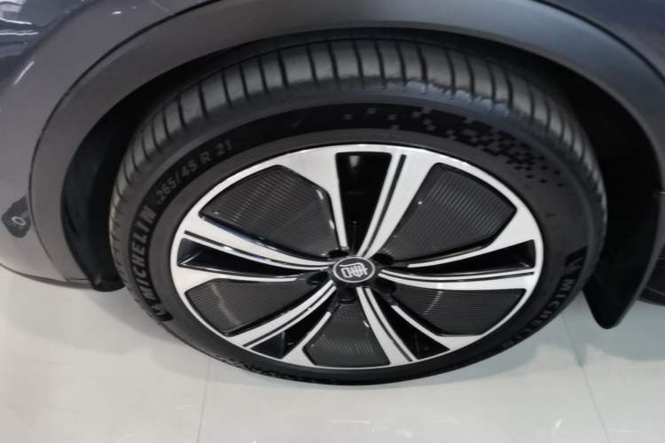 Used BYD Tang New Energy 2022 EV 635 km All-Wheel-Drive Flagship Model Exterior 4