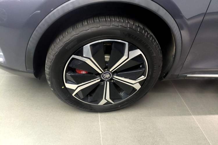 Used BYD Tang New Energy 2022 EV 600KM Luxury Model Exterior 4