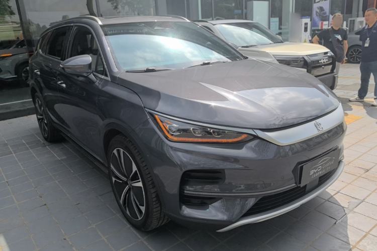 Used BYD Tang New Energy 2022 EV 635 km All-Wheel-Drive Flagship Model Front Right 45 Deg