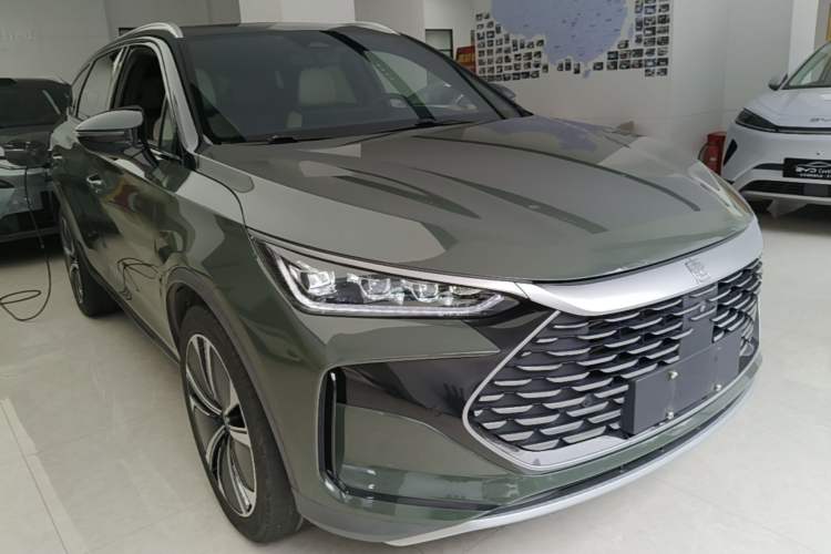 Used BYD Tang New Energy 2022 DM-p 215KM Four-Wheel Drive Flagship Model Front Right 45 Deg