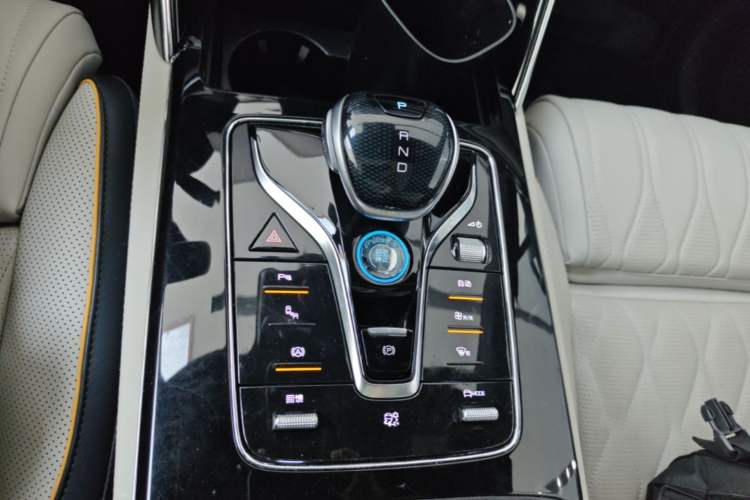 Used BYD Tang New Energy 2022 EV 730KM Luxury Model Gear Lever