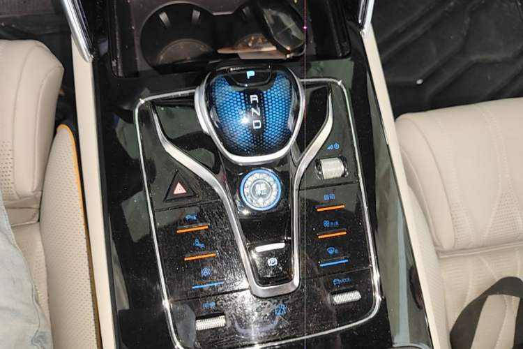 Used BYD Tang New Energy 2022 EV 730KM Luxury Model Gear Lever