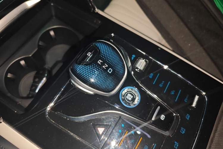 Used BYD Tang New Energy 2022 DM-p 215 km All-Wheel-Drive Deluxe Model Gear Lever