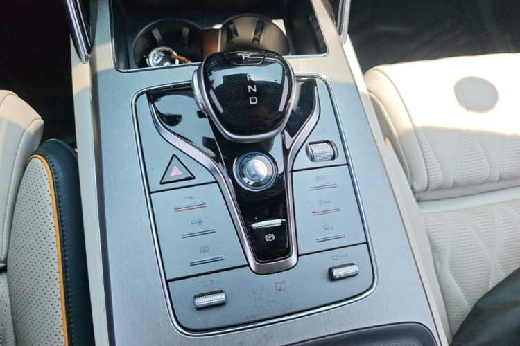 Used BYD Tang New Energy 2022 EV 635 km All-Wheel-Drive Flagship Model Gear Lever