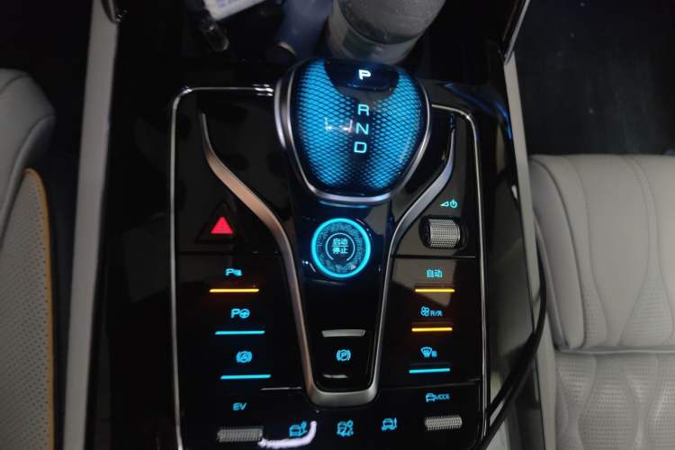 Used BYD Tang New Energy 2022 DM-p 215KM Four-Wheel Drive Flagship Model Gear Lever