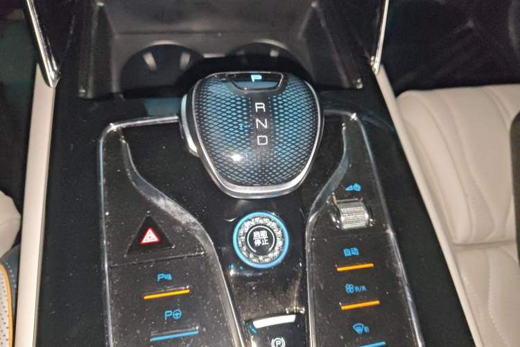 Used BYD Tang New Energy 2022 DM-p 215KM Four-Wheel Drive Flagship Model Gear Lever