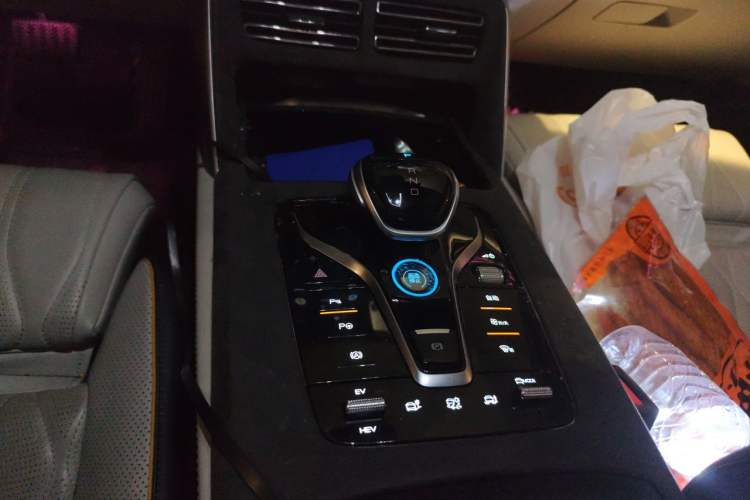 Used BYD Tang New Energy 2022 DM-p 215KM Four-Wheel Drive Flagship Model Gear Lever