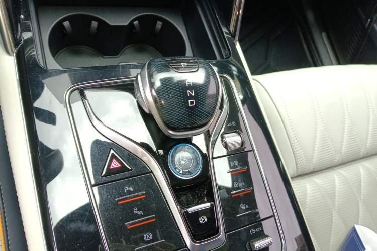 Used BYD Tang New Energy 2022 EV 730KM Luxury Model Gear Lever