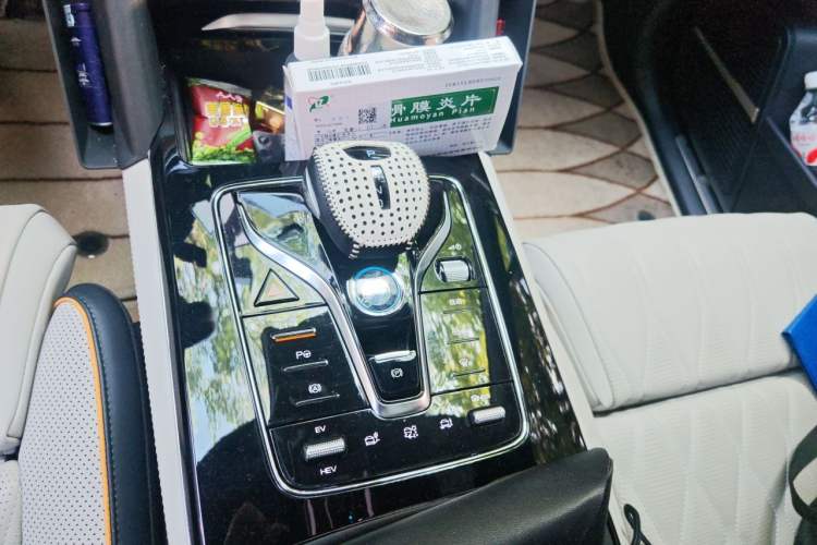 Used BYD Tang New Energy 2022 DM-p 215KM Four-Wheel Drive Flagship Model Gear Lever