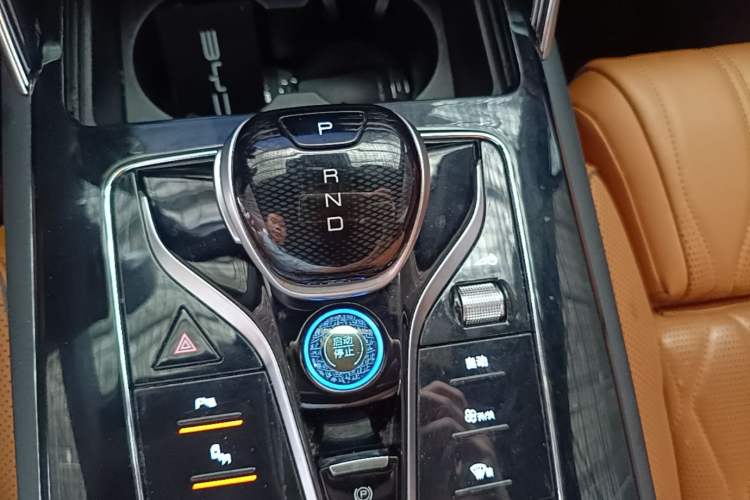 Used BYD Tang New Energy 2022 DM-p 215 km All-Wheel-Drive Deluxe Model Gear Lever