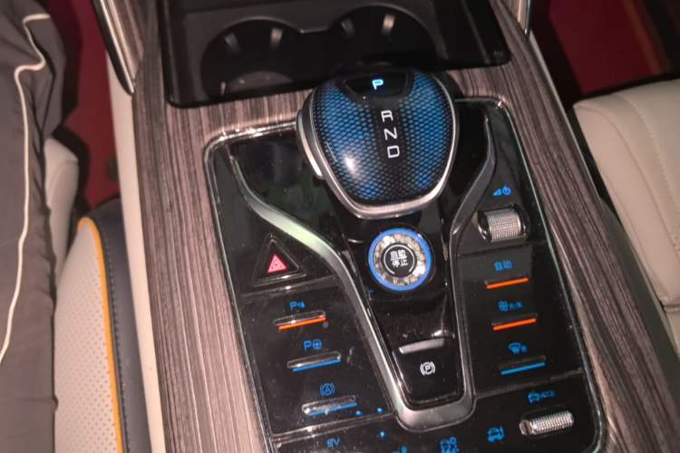 Used BYD Tang New Energy 2022 DM-p 215KM Four-Wheel Drive Flagship Model Gear Lever