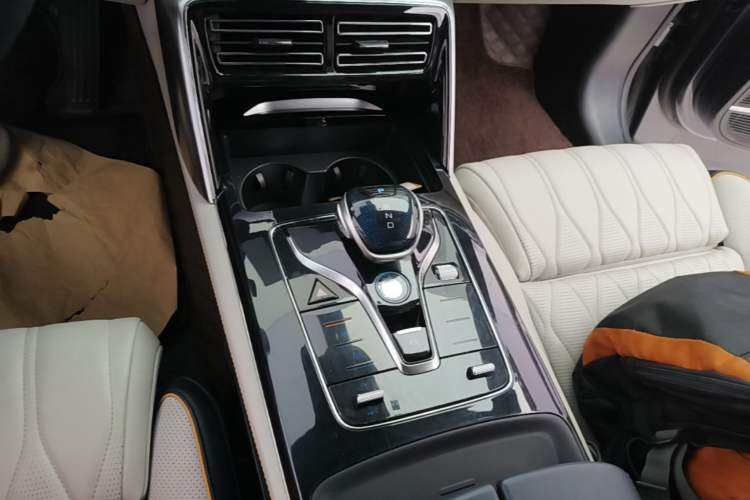 Used BYD Tang New Energy 2022 DM-p 215KM Four-Wheel Drive Flagship Model Gear Lever