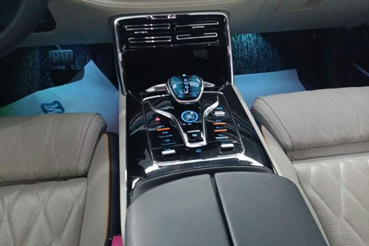 Used BYD Tang New Energy 2022 EV 635 km All-Wheel-Drive Flagship Model Gear Lever