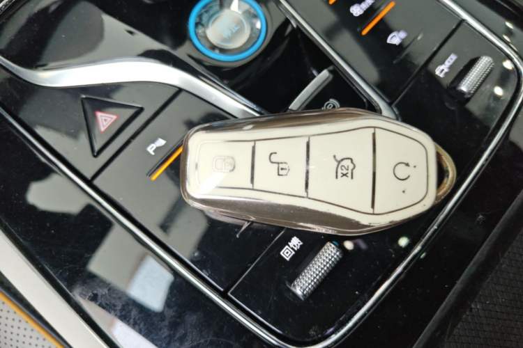 Used BYD Tang New Energy 2022 EV 730KM Luxury Model Interior 1