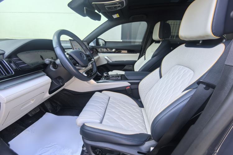 Used BYD Tang New Energy 2022 DM-p 215KM Four-Wheel Drive Flagship Model Interior 1