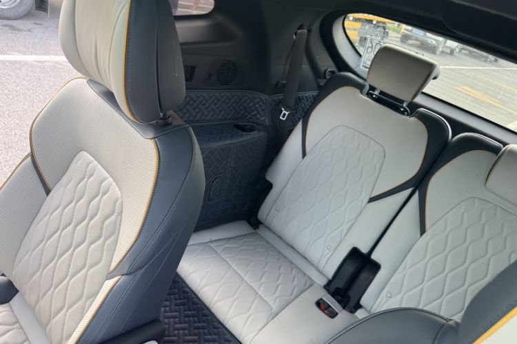 Used BYD Tang New Energy 2022 EV 730KM Luxury Model Interior 2