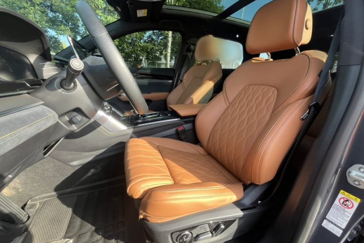 Used BYD Tang New Energy 2022 DM-p 215KM Four-Wheel Drive Flagship Model Interior 6